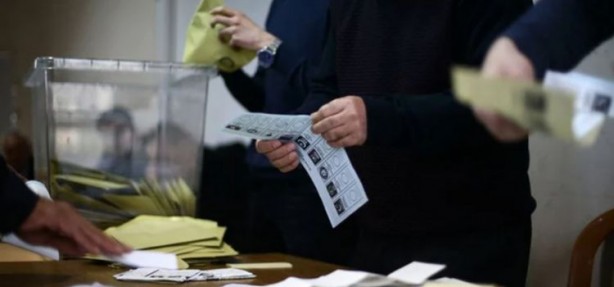 Foto - AK Parti’ye evet mührü basılan yakılmış oy pusulaları bulunmuştu! Flaş açıklama az önce geldi! Orada seçimler iptal edildi