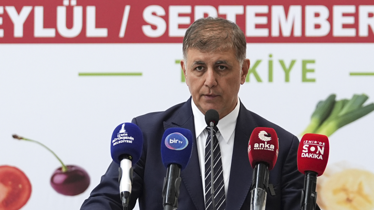 Foto - AK Parti’ye geçeceği konuşulan Cemil Tugay, CHP’nin yalanını ifşa etti! Özgür Özel’in yardımcısı mosmor oldu