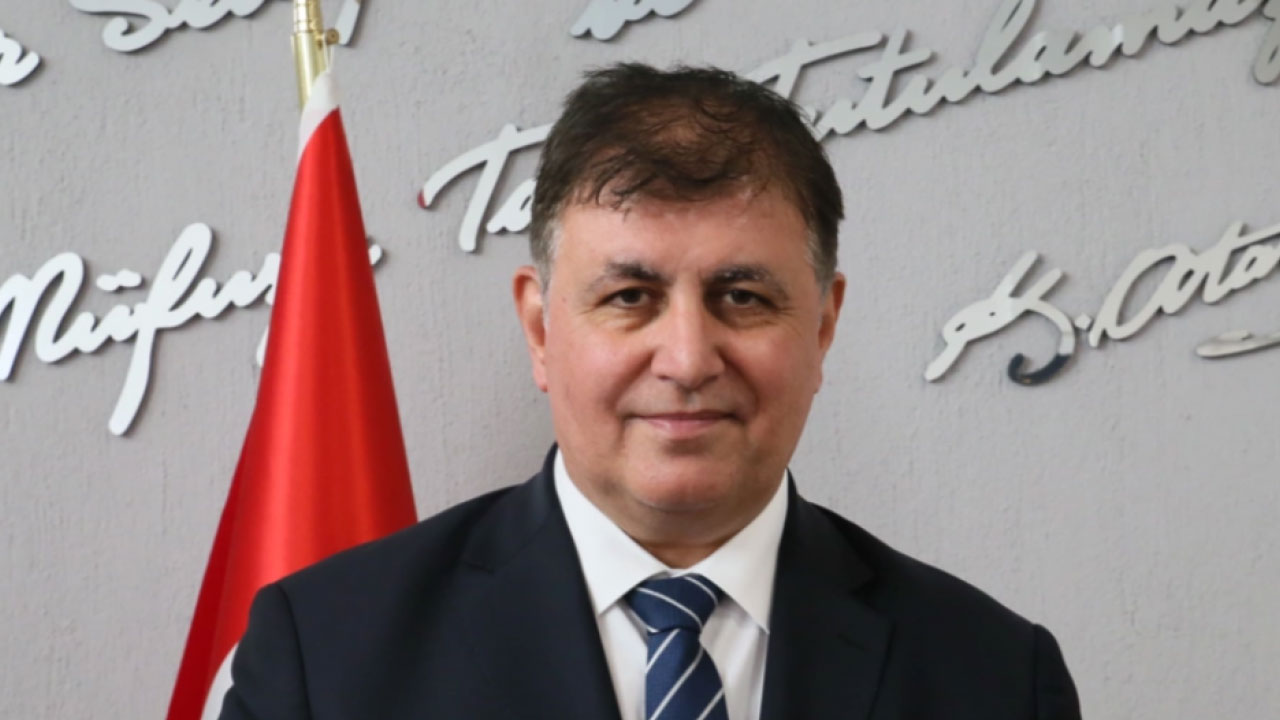 Foto - AK Parti’ye geçeceği konuşulan Cemil Tugay, CHP’nin yalanını ifşa etti! Özgür Özel’in yardımcısı mosmor oldu