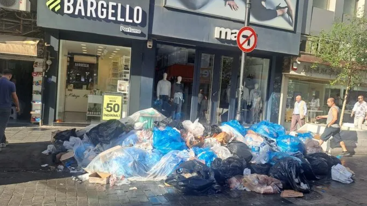 Foto - AK Parti’ye geçeceği konuşulan Cemil Tugay, CHP’nin yalanını ifşa etti! Özgür Özel’in yardımcısı mosmor oldu