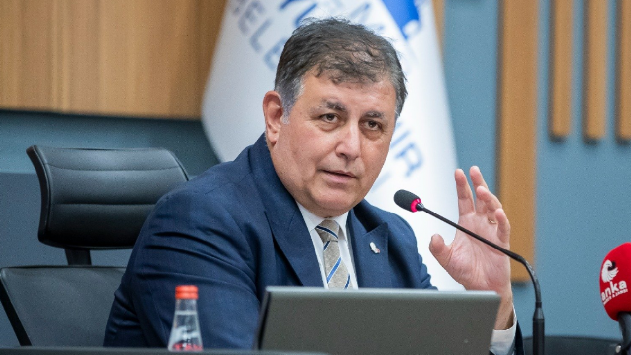 Foto - AK Parti’ye geçeceği konuşulan Cemil Tugay, CHP’nin yalanını ifşa etti! Özgür Özel’in yardımcısı mosmor oldu