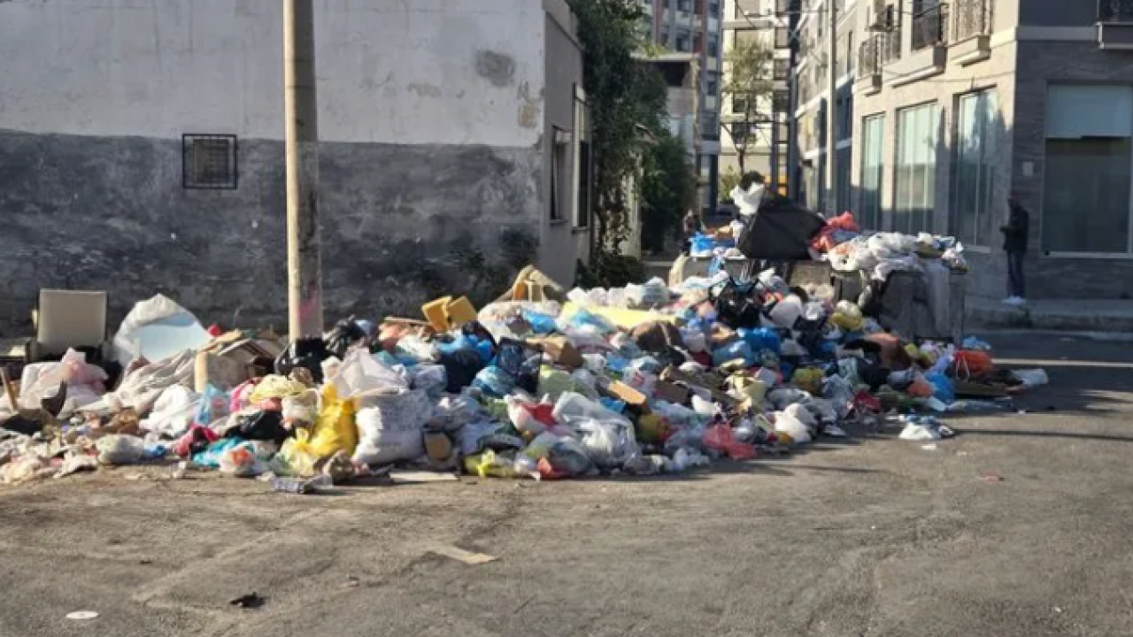 AK Parti’ye geçeceği konuşulan Cemil Tugay, CHP’nin yalanını ifşa etti! Özgür Özel’in yardımcısı mosmor oldu