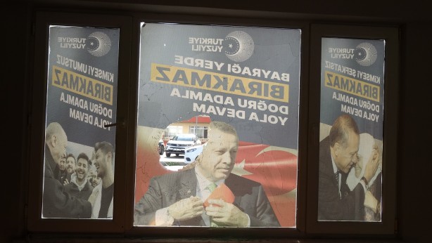 Foto - AK Parti’ye kalleş saldırı