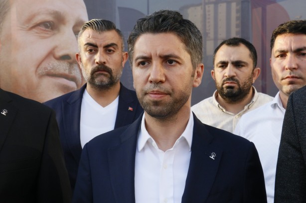 Foto - AK Parti'ye yeni bir saldırı daha! Bıçakla yaraladılar