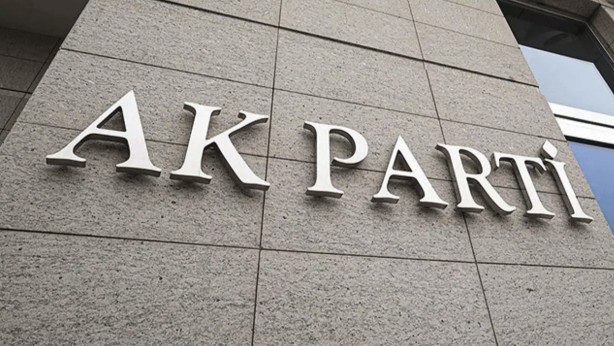 AK Parti’yi sarsan istifa! AK Parti’de uçan kuştan haberi olan Cem Küçük doğruladı 