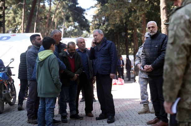 Foto - Akar'dan depremzede çocuklara yakın ilgi