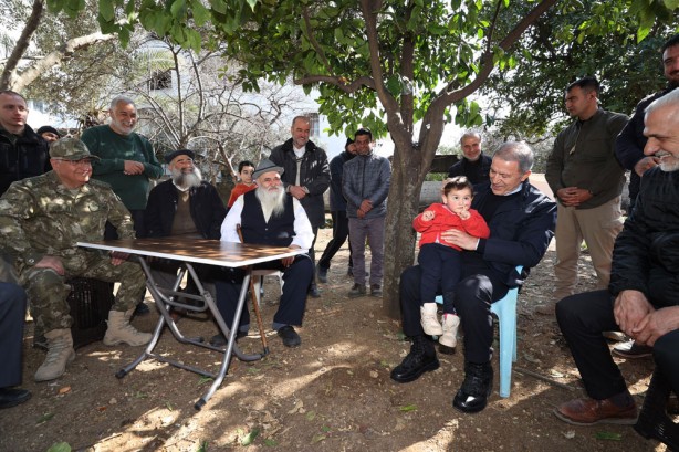 Foto - Akar'dan depremzede çocuklara yakın ilgi