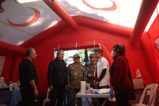Foto - Akar'dan depremzede çocuklara yakın ilgi
