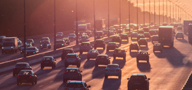 Foto - Akaryakıt fiyatları 45 liraya yaklaşınca vatandaşlar oraya koştu! Litresi 20 lira daha ucuza geliyor