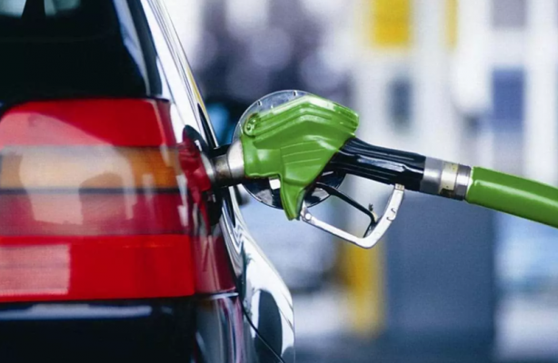 Foto - Akaryakıt fiyatları bir kez daha değişiyor! Bu kadarı ama beklenmiyordu: 4 liraya yakın olacak