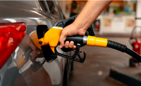 Foto - Akaryakıt fiyatları durdurulamıyor! Tamı tamına 4 lira 35 kuruş... Bu kadarı beklenmiyordu