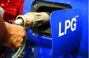 Foto - Akaryakıt fiyatları fırlayınca vatandaşlar oraya akın etti! Litresi 19 lira daha ucuza geliyor