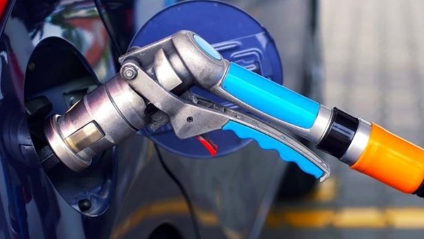 Foto - Akaryakıt fiyatları fırlayınca vatandaşlar oraya akın etti! Litresi 19 lira daha ucuza geliyor