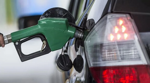 Foto - Akaryakıt fiyatları füze gibi fırlayabilir! Tarih verdiler, araç sahiplerinin uykusu kaçacak