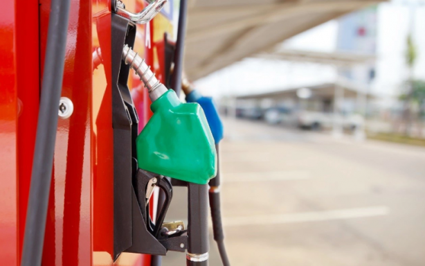 Foto - Akaryakıt fiyatları füze gibi fırlayınca vatandaşlar oraya akın etti! Litresi 20 lira daha ucuza geliyor