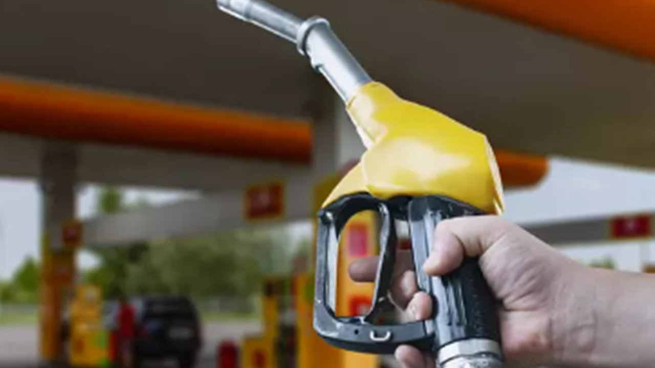 Foto - Akaryakıt fiyatları saat 00.00 itibariyle değişti! Bir zam daha geliyor