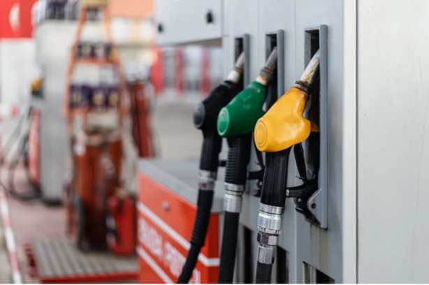 Foto - Akaryakıt fiyatlarına bir büyük zam daha geliyor! Duyan işi gücü bırakıp istasyonlara koşacak