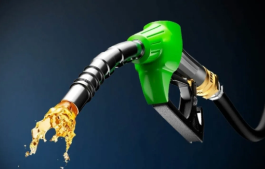 Foto - Akaryakıt fiyatlarına çok büyük zam! Duyan işi gücü bırakıp istasyonlara koşuyor