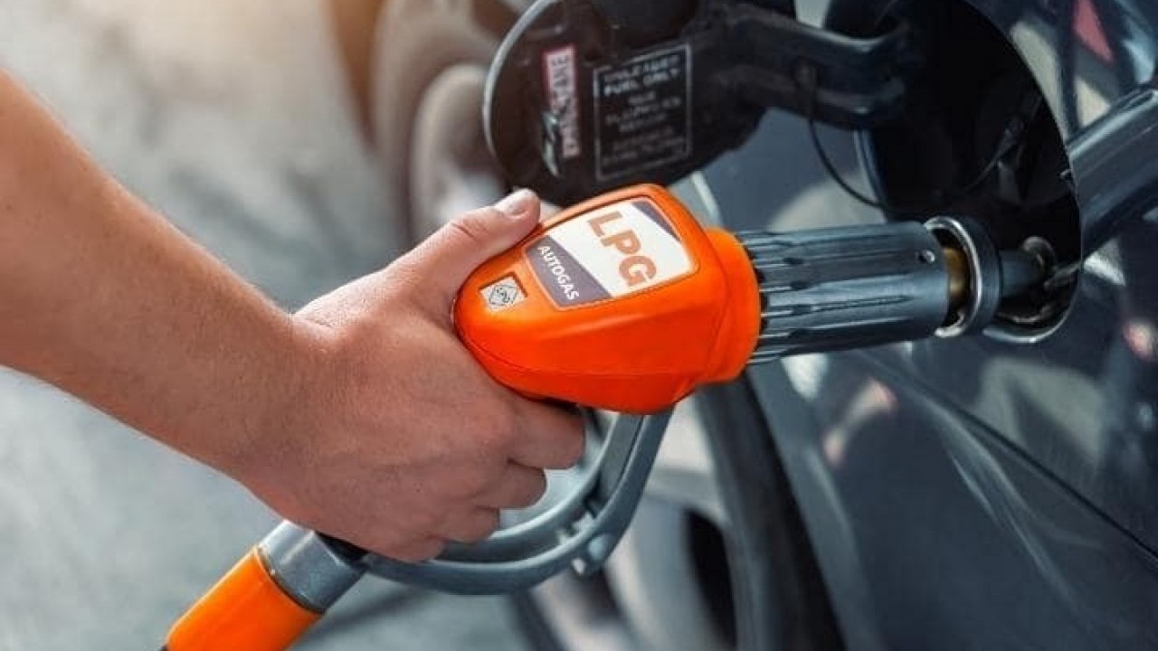 Foto - Akaryakıt fiyatlarına gece yarısı büyük zam