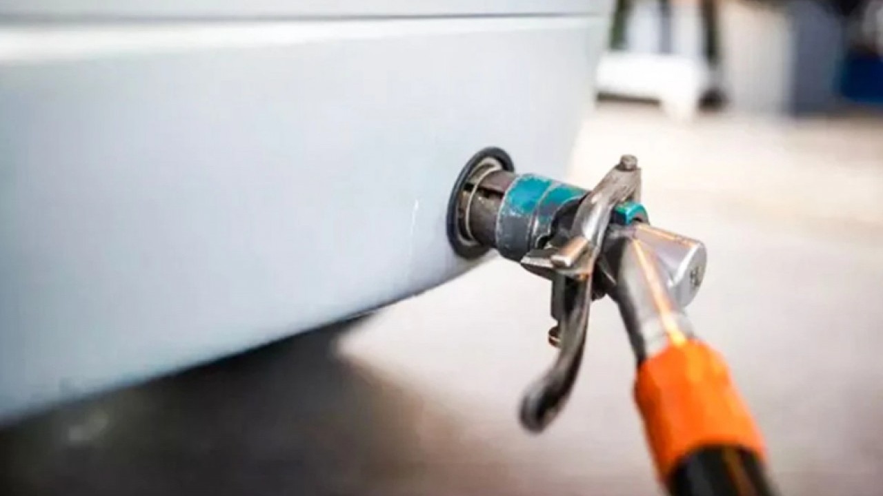 Foto - Akaryakıt fiyatlarına gece yarısı büyük zam