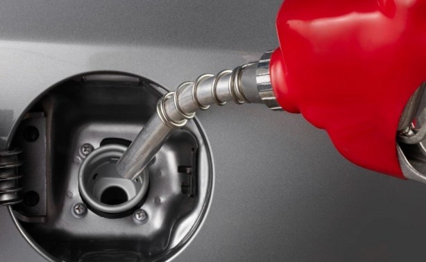 Foto - Akaryakıt fiyatlarına görülmemiş indirim! Depoları doldurmak için bekleyin, öyle bir indirim geliyor ki...