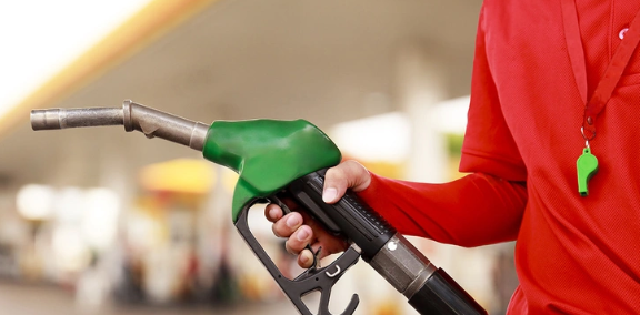 Foto - Akaryakıt fiyatlarına zamların en büyüğü geliyor! Duyan istasyonlara akın etmeye başladı