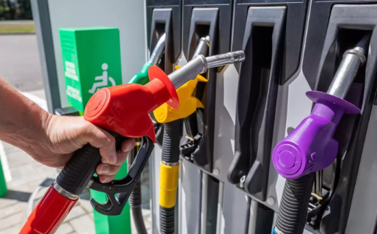 Foto - Akaryakıt fiyatlarına zamların en büyüğü geliyor! Duyan istasyonlara akın etmeye başladı