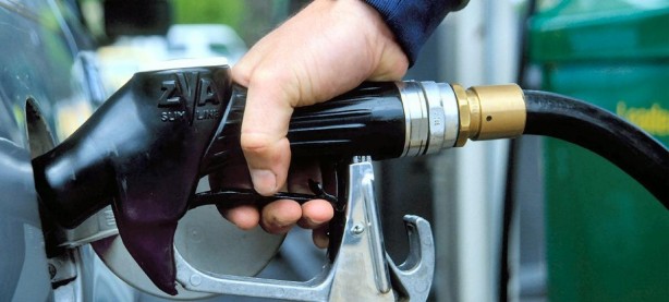 Foto - Akaryakıt fiyatlarında deprem! İstasyonlara 00.01'de giden vatandaşlar gözlerine inanamadı