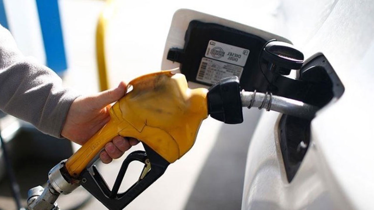 Foto - Akaryakıt fiyatlarında kimsenin istemediği şey oldu! Araç sahiplerine kötü haber