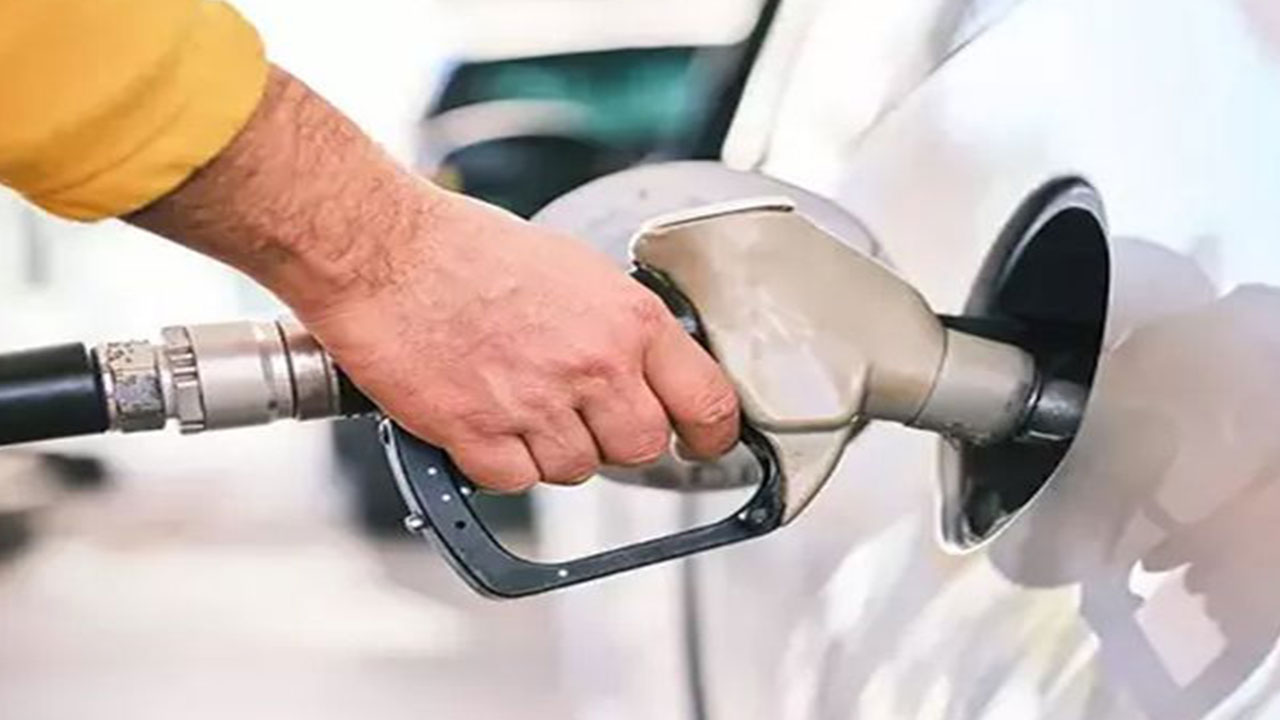 Foto - Akaryakıt fiyatlarında kimsenin istemediği şey oldu! Araç sahiplerine kötü haber