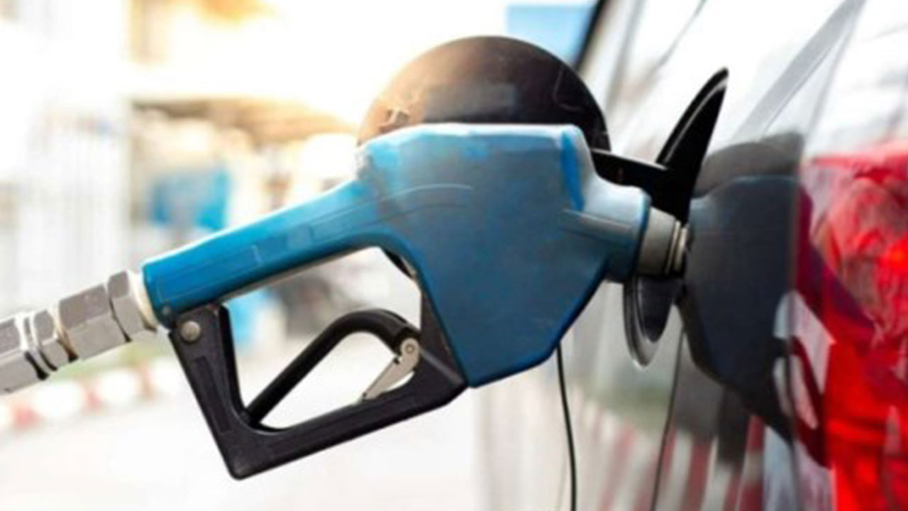 Foto - Akaryakıt fiyatlarında kimsenin istemediği şey oldu! Araç sahiplerine kötü haber