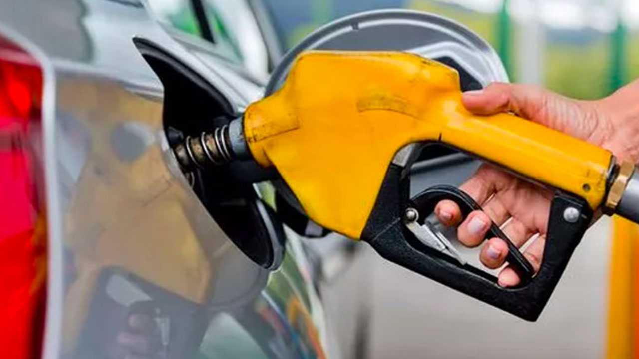 Foto - Akaryakıt fiyatlarında kimsenin istemediği şey oldu! Araç sahiplerine kötü haber