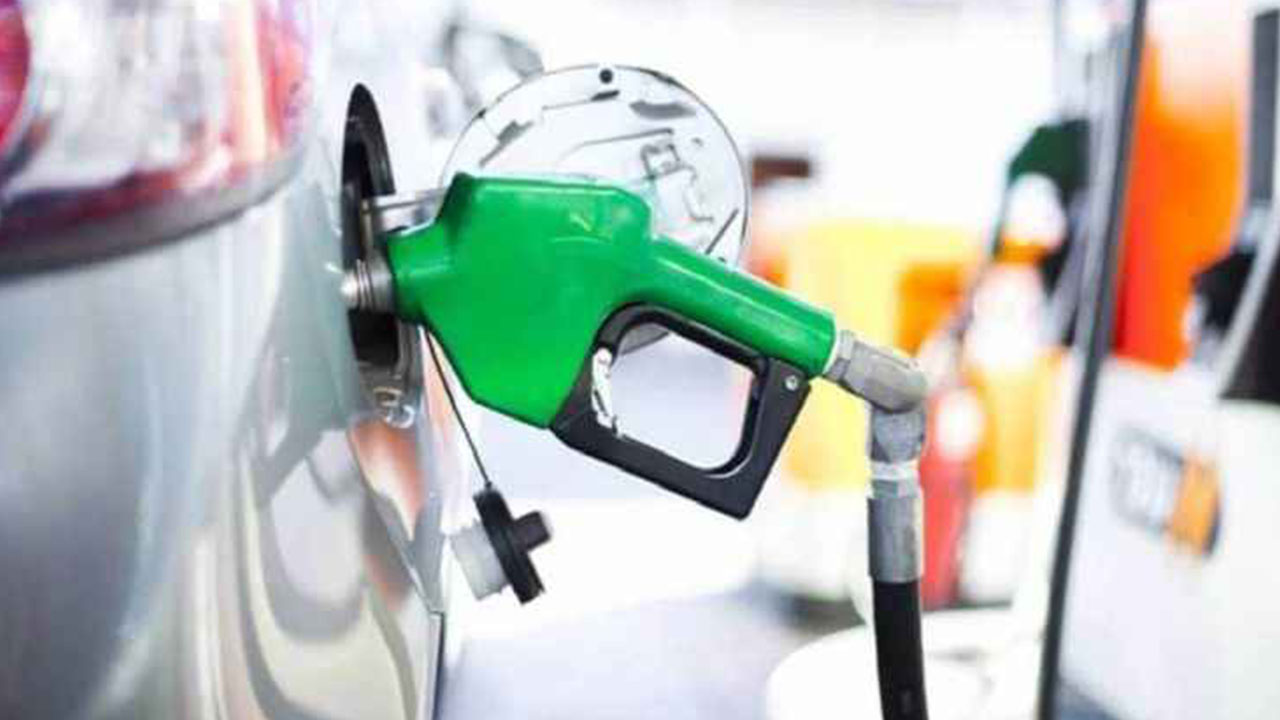 Foto - Akaryakıt fiyatlarında kimsenin istemediği şey oldu! Araç sahiplerine kötü haber