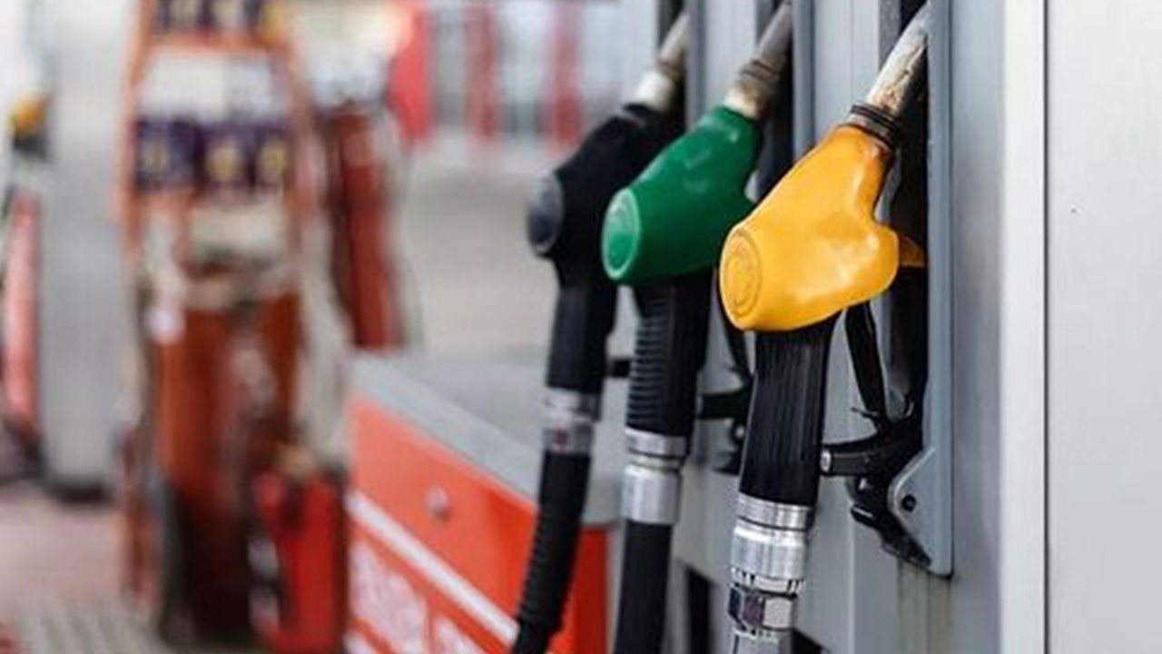 Akaryakıt fiyatlarında kimsenin istemediği şey oldu! Araç sahiplerine kötü haber