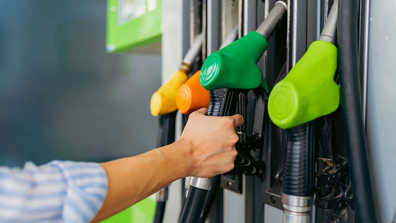 Akaryakıt fiyatlarında sessizlik bozuluyor! O saate dikkat, miktar bile belli oldu