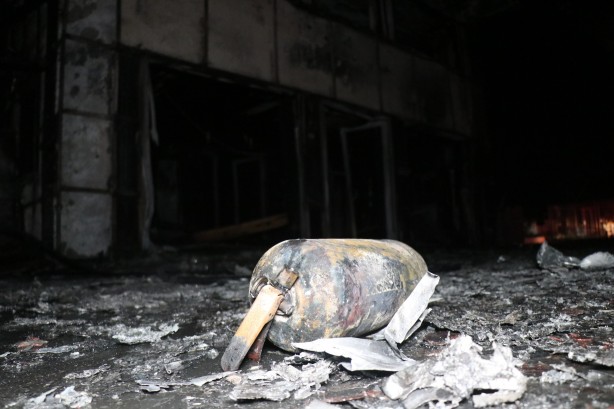 Foto - Akaryakıt istasyonu alev aldı! İtfaiyenin çabasıyla faciadan dönüldü