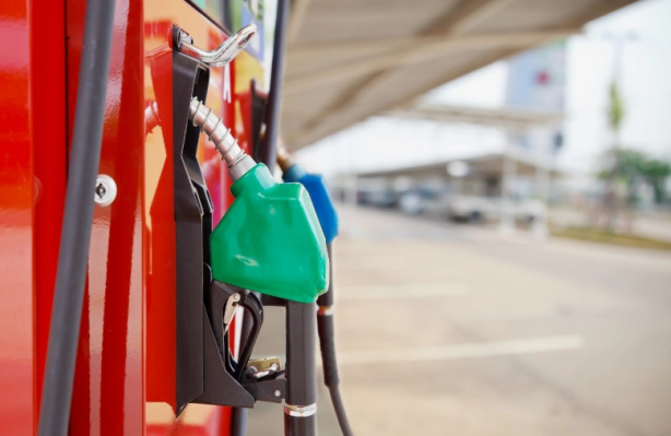 Akaryakıt piyasası bu gelişmeyle çalkalanıyor! Resmen çakıldı: 145 lira...