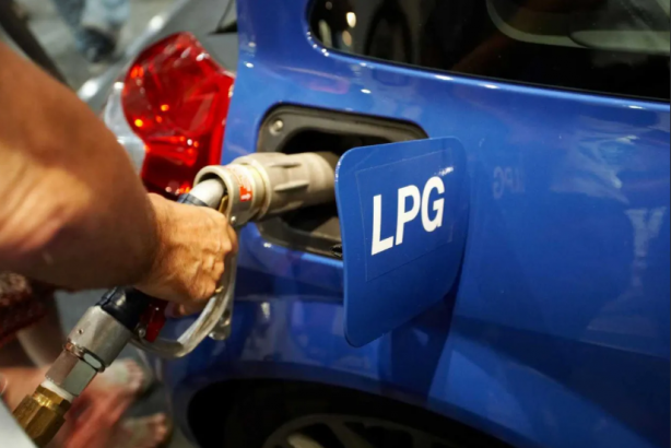 Foto - Akaryakıt zamları sonrası vatandaşlar çözümü buldu! Litresi 22 lira daha ucuza geliyor