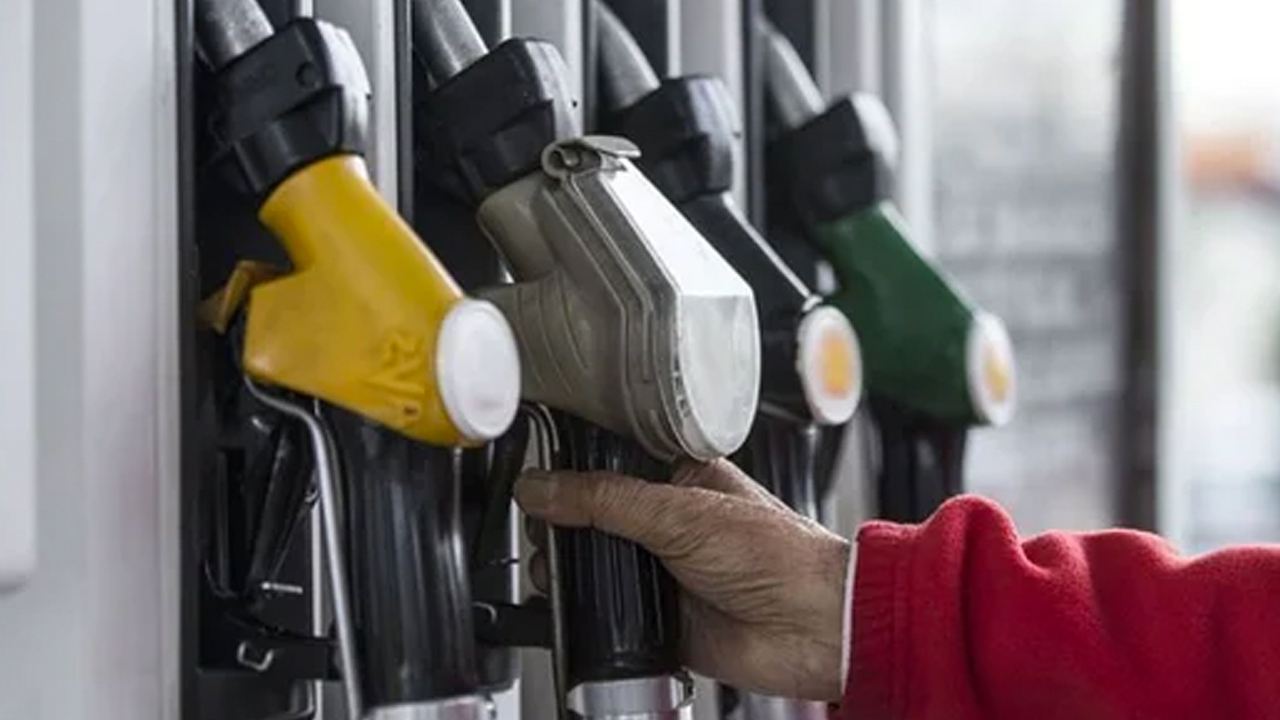 Foto - Akaryakıta bir indirim daha geliyor! Tabela değişiyor, depoları doldurmak için bekleyin