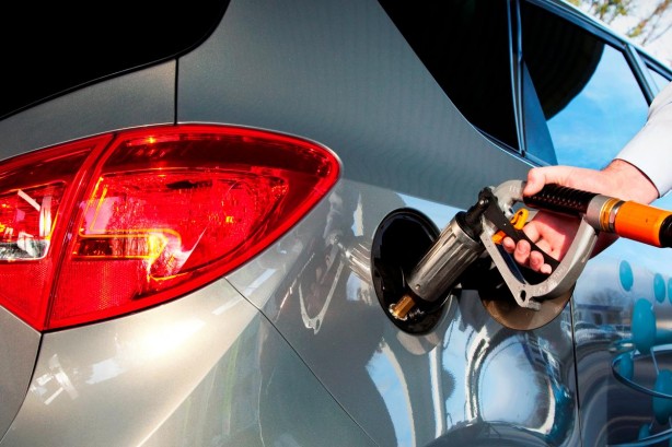 Foto - Akaryakıta çok büyük zam! İstasyonlara gidip tabelayı görenler küçük çaplı bir kriz geçirebilir