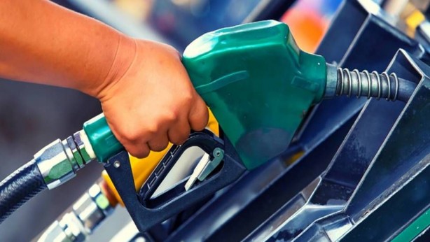 Foto - Akaryakıta çok büyük zam! İstasyonlara gidip tabelayı görenler şok olacak