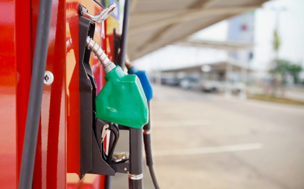 Foto - Akaryakıta daha saatler önce indirim gelmişti! Bir tane daha geliyor