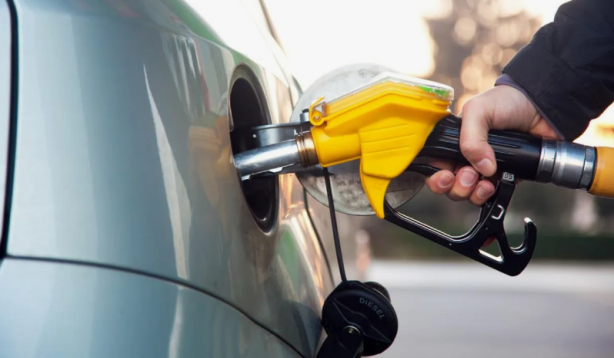 Foto - Akaryakıta daha saatler önce indirim gelmişti! Bir tane daha geliyor