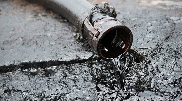 Foto - Akaryakıta fiyatlarına beklenmedik zam! 0.00 itibariyle 1,03 lira, 94 kuruş ve 37 kuruş artış