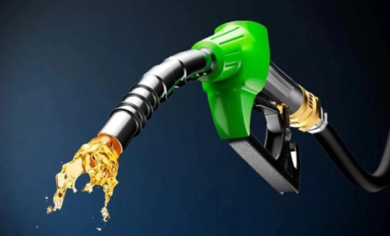 Foto - Akaryakıtta deprem! İstasyonlara 00.01'de giden vatandaşlar tabeladaki rakama inanamadı