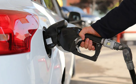 Foto - Akaryakıtta deprem! İstasyonlara 00.01'de giden vatandaşlar tabeladaki rakama inanamadı