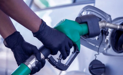 Foto - Akaryakıtta dev indirim yaptılar! Sadece o firmada geçerli! Vatandaş adeta akın ediyor