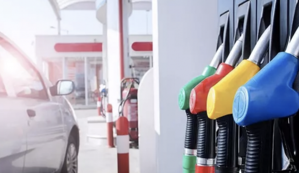 Foto - Akaryakıtta tabela bu gece yine değişiyor! Benzin ve motorine DEV zam!