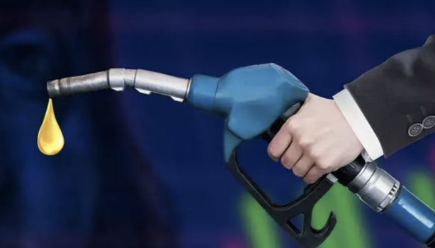 Foto - Akaryakıtta tabela bu gece yine değişiyor! Benzin ve motorine DEV zam!