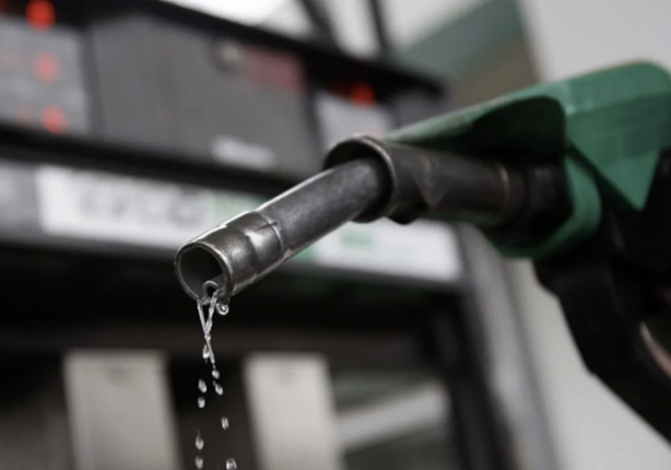 Foto - Akaryakıtta tabela bu gece yine değişiyor! Benzin ve motorine DEV zam!